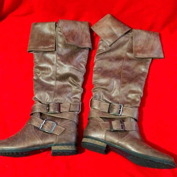 B52 Bullboxer High Buckle Boot - Picture 2 of 10